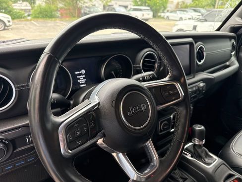 Used 2023 Jeep Wrangler Unlimited Sahara w/ Cold Weather Group AWD/4WD image 11