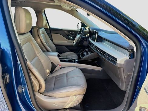 Used 2020 Lincoln Corsair FWD w/ Premium Package image 16