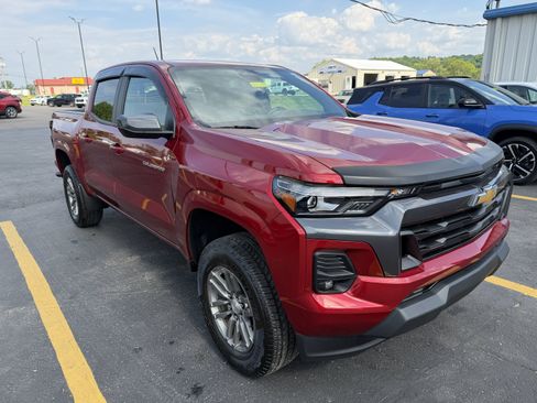 Used 2023 Chevrolet Colorado LT w/ LT Convenience Package III RWD image 2