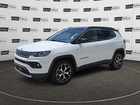 Used 2025 Jeep Compass Limited AWD/4WD image 2