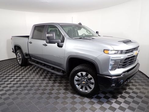 Used 2026 Chevrolet Silverado 2500 Custom w/ Custom Convenience Package AWD/4WD image 7