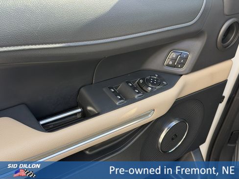 Used 2023 Ford Expedition Limited image 15