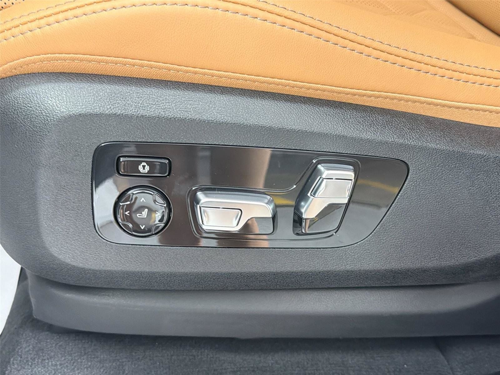 New 2026 BMW X5 xDrive50e AWD/4WD image 17