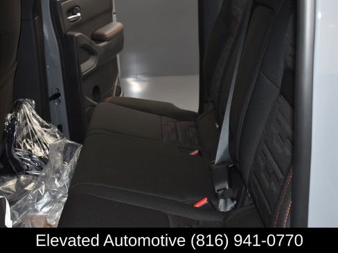 Used 2025 Nissan Frontier PRO-4X w/ Pro Convenience Package image 19