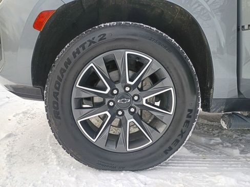 Used 2022 Chevrolet Suburban Z71 image 32