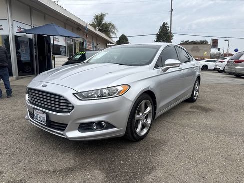 Used 2013 Ford Fusion SE image 1