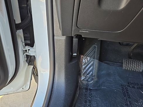 Used 2022 Buick Encore Preferred w/ Safety Package II image 36