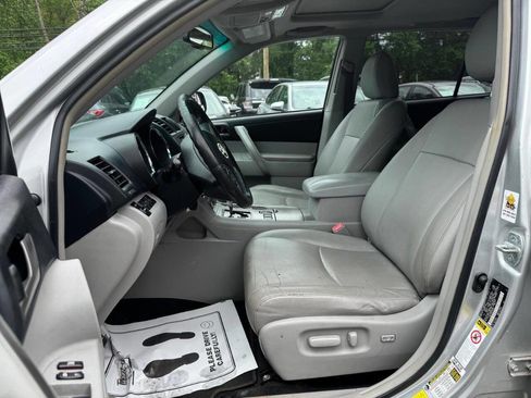 Used 2013 Toyota Highlander SE image 26