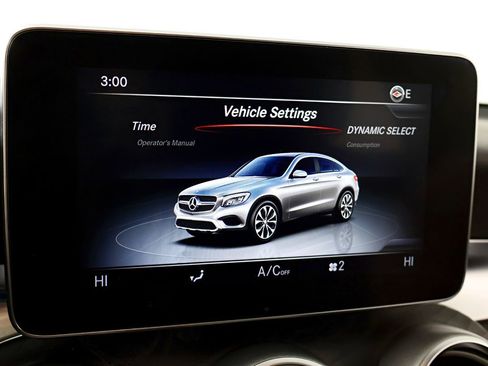 Used 2017 Mercedes-Benz GLC 300 4MATIC Coupe image 32