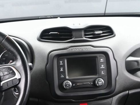 Used 2016 Jeep Renegade Trailhawk image 26