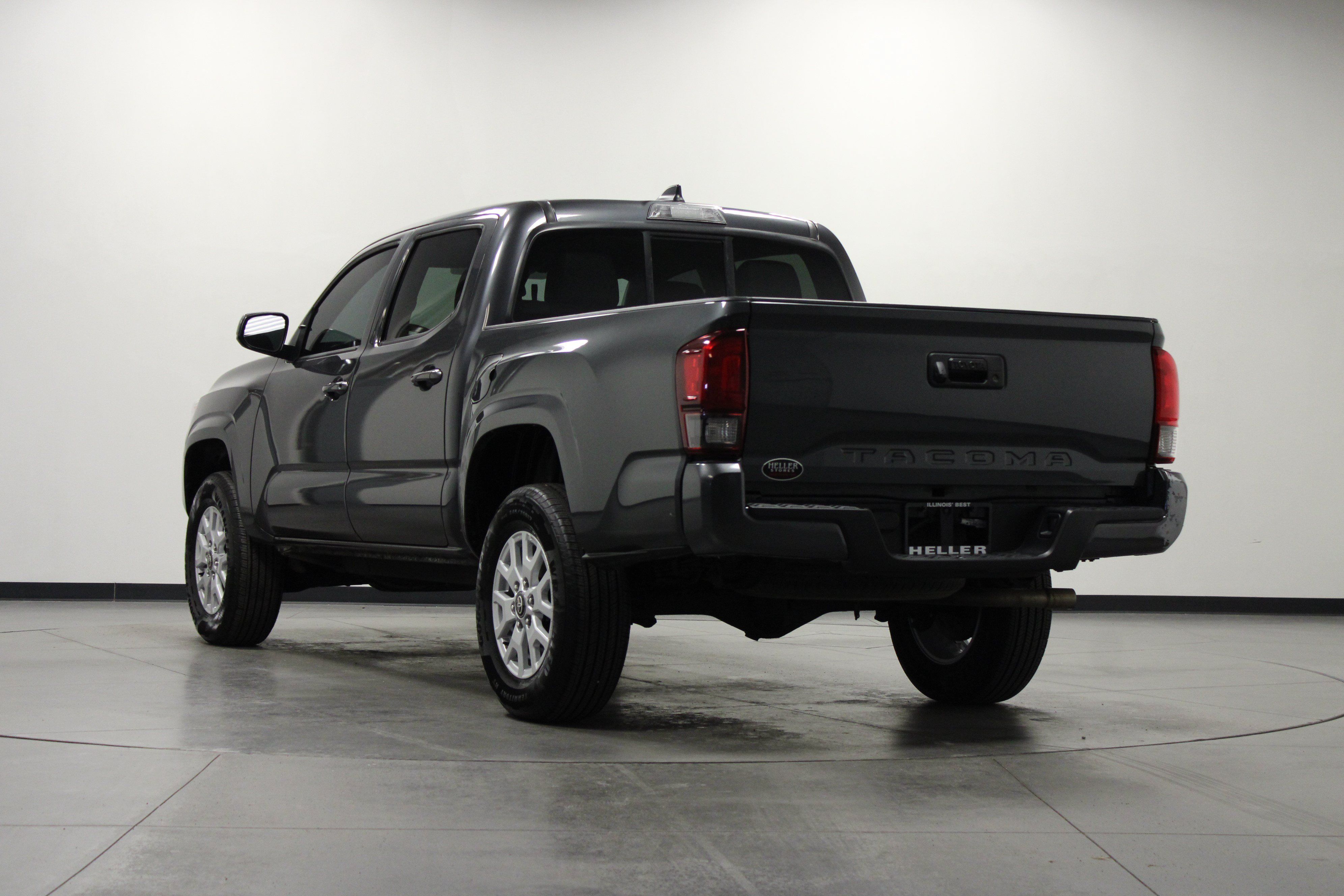 Used 2023 Toyota Tacoma SR RWD image 6