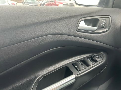 Used 2018 Ford Escape SE image 28