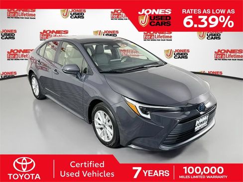 Used 2025 Toyota Corolla LE w/ LE Premium Package FWD image 1