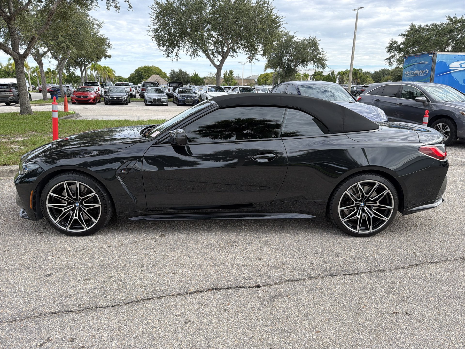 Used 2022 BMW M4 xDrive Competition w/ M Carbon Exterior Package AWD/4WD image 7