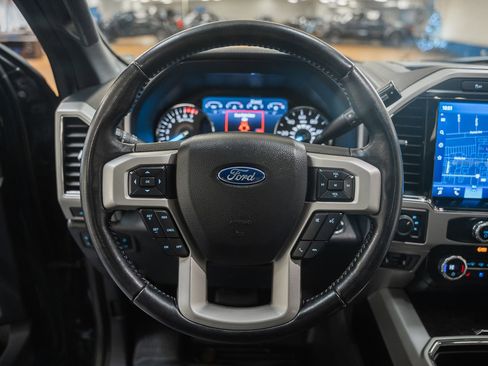 Used 2022 Ford F250 Lariat w/ Black Appearance Pkg image 39