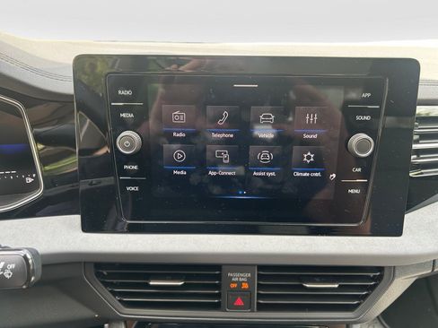 Certified 2026 Volkswagen Jetta SE FWD image 17