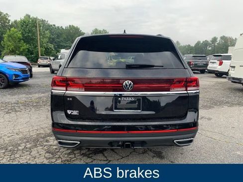Used 2025 Volkswagen Atlas SE FWD image 8
