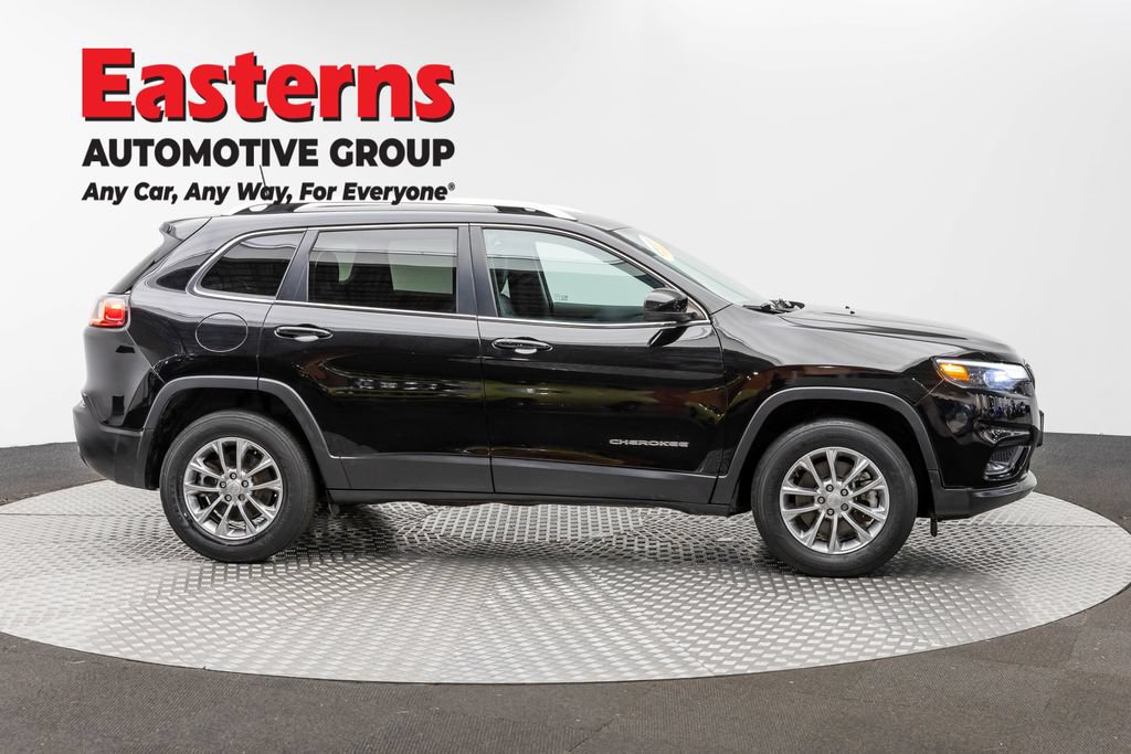 Used 2021 Jeep Cherokee Latitude Plus AWD/4WD image 5