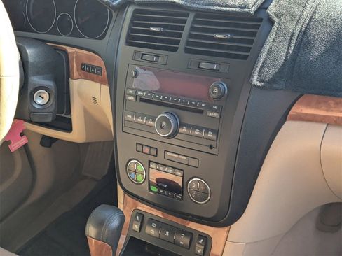 Used 2008 Saturn Outlook XR w/ Premium Trim Package image 5