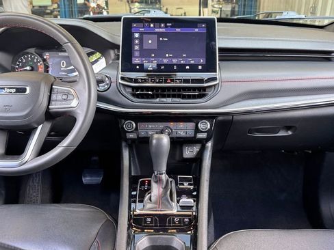 Used 2024 Jeep Compass Trailhawk image 4