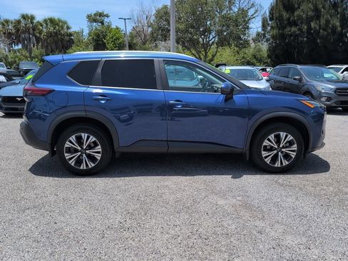 Used 2023 Nissan Rogue SV w/ SV Premium Package FWD image 2