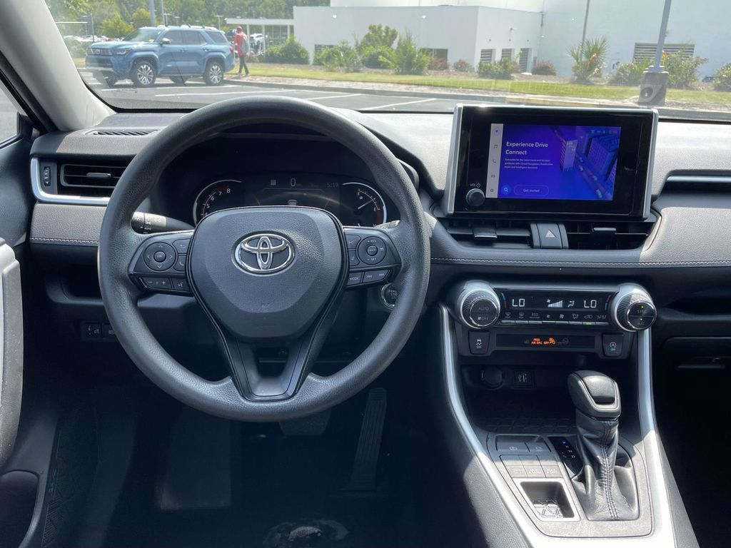 Used 2024 Toyota RAV4 XLE AWD/4WD image 15