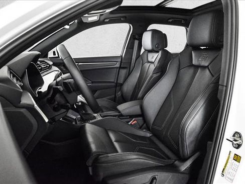 New 2025 Audi Q3 2.0T Premium image 17