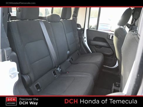 Used 2023 Jeep Gladiator Overland image 19