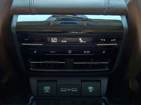 Used 2024 Acura MDX SH-AWD w/ Advance Package image 18