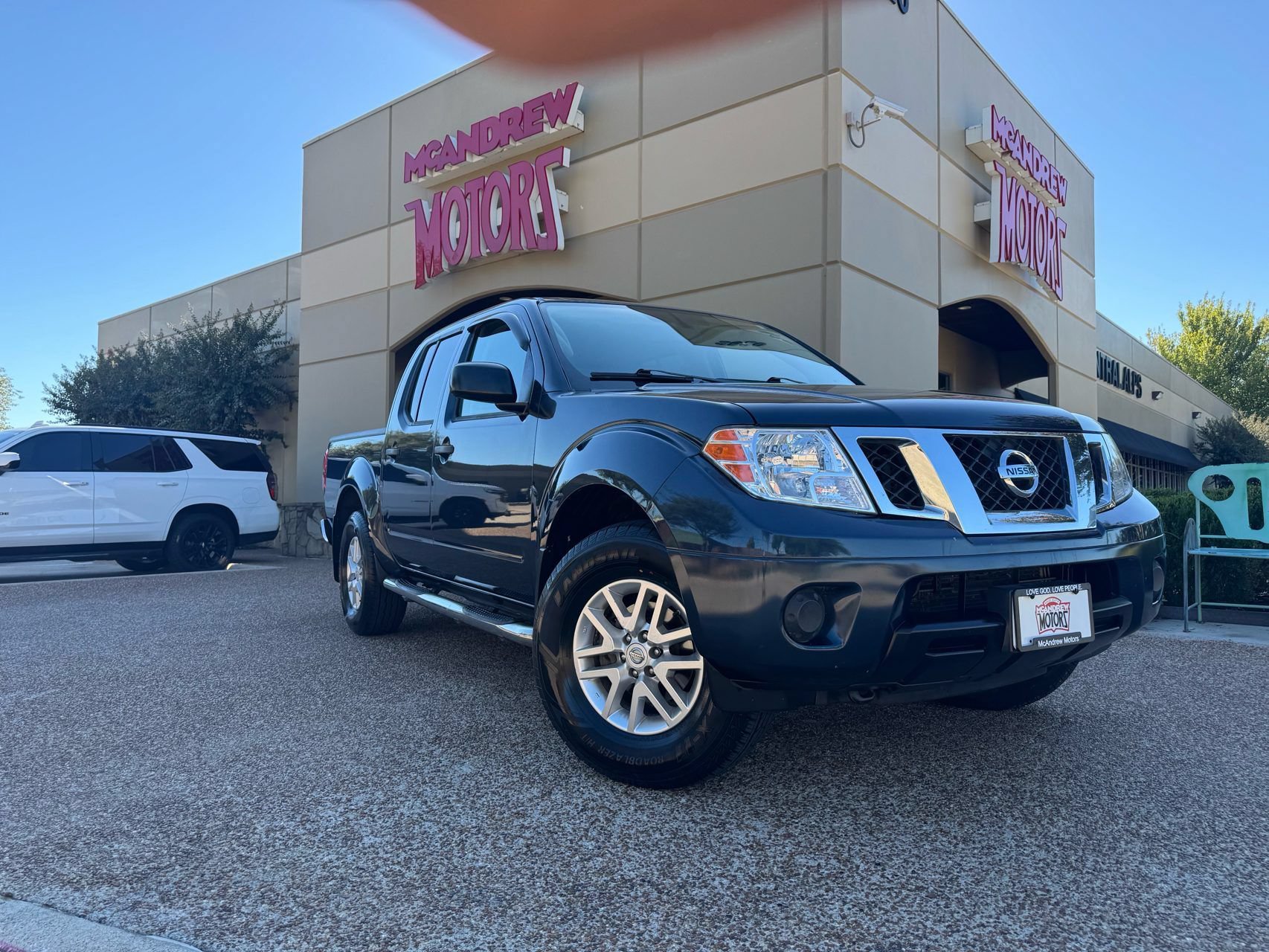 Used 2019 Nissan Frontier SV AWD/4WD image 1