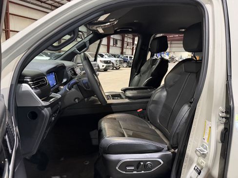 Used 2022 Jeep Wagoneer Series III RWD image 14