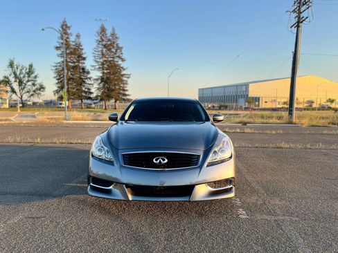 Used 2010 INFINITI G37 Anniversary Edition RWD image 11