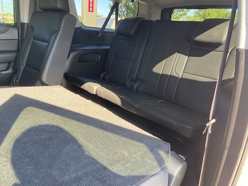 Used 2019 Chevrolet Suburban LT AWD/4WD image 13