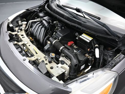 Used 2015 Nissan Versa SV image 38