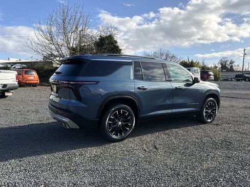 Certified 2025 Chevrolet Traverse LT w/ Sun and Wheel Package image 6