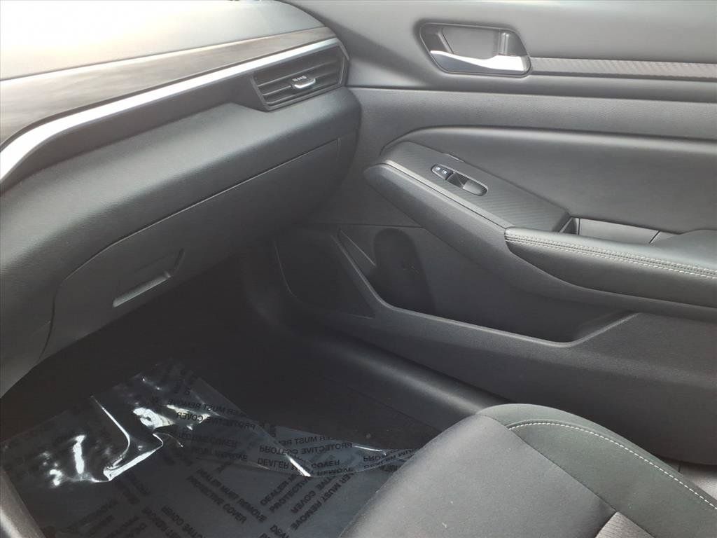 Used 2025 Nissan Altima 2.5 SV FWD image 22