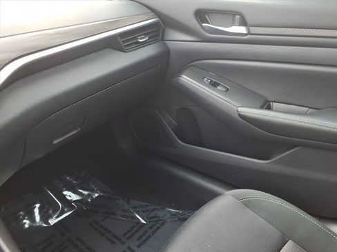 Used 2025 Nissan Altima 2.5 SV FWD image 22
