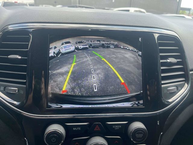 Used 2022 Jeep Grand Cherokee Laredo X RWD image 29