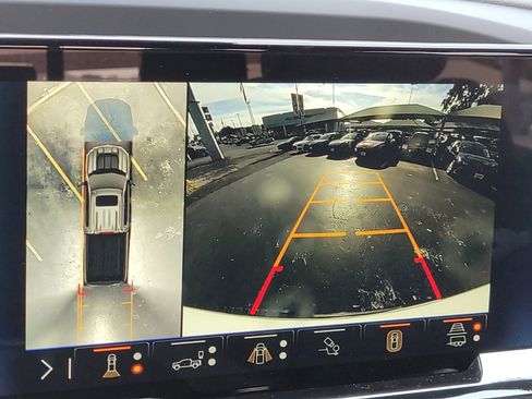 Used 2025 Chevrolet Silverado 1500 ZR2 image 21