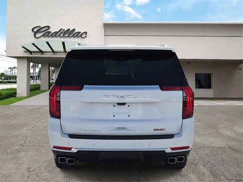 Used 2026 GMC Yukon Denali w/ Advanced Technology Package image 4