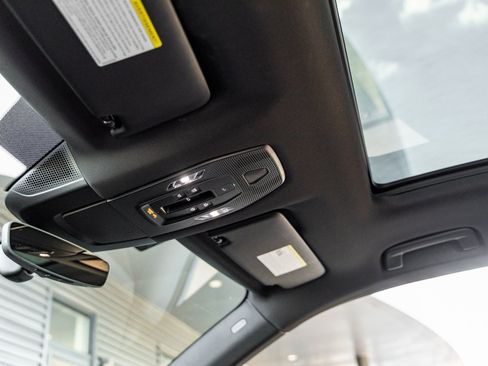 Certified 2025 Porsche Macan 4S Electric image 25