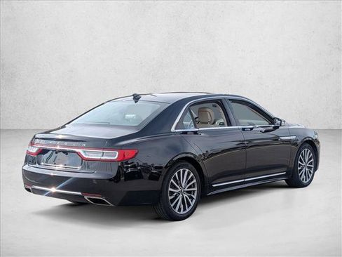 Used 2018 Lincoln Continental Select image 5