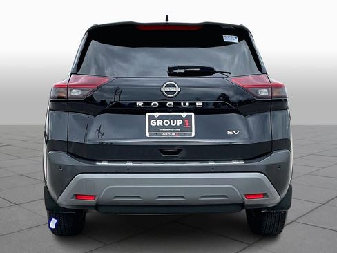Used 2023 Nissan Rogue SV image 4