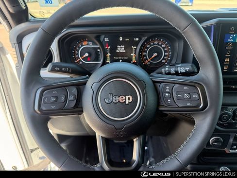 Used 2025 Jeep Wrangler Sport AWD/4WD image 19