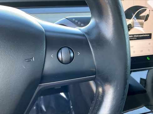 Used 2018 Tesla Model 3 Long Range RWD image 19