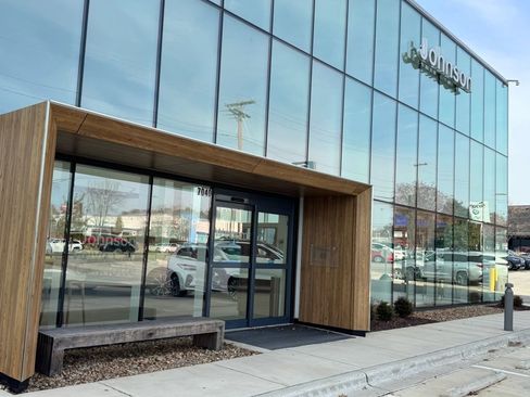 Used 2023 Volvo XC60 B5 Plus image 10