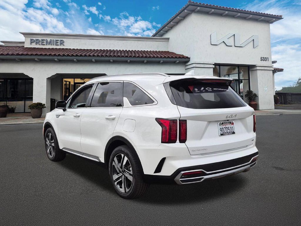 Certified 2023 Kia Sorento EX w/ Panoramic Sunroof Package AWD/4WD image 6