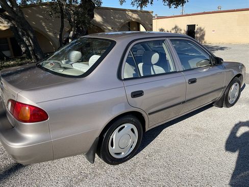 Used 2000 Toyota Corolla LE image 7