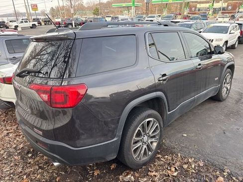 Used 2017 GMC Acadia SLT AWD/4WD image 4