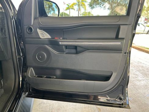 Used 2024 Ford Expedition XLT AWD/4WD image 27